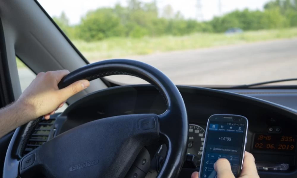 Κάμερες θα παρακολουθούν τη χρήση κινητού τηλεφώνου στην οδήγηση